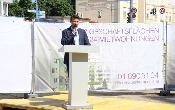 ERSTER SPATENSTICH IN DER BRÜNNER STRASSE